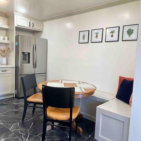 Campus Cottage Kng Bed! Walk To Uco And Downtown Едмънд Екстериор снимка